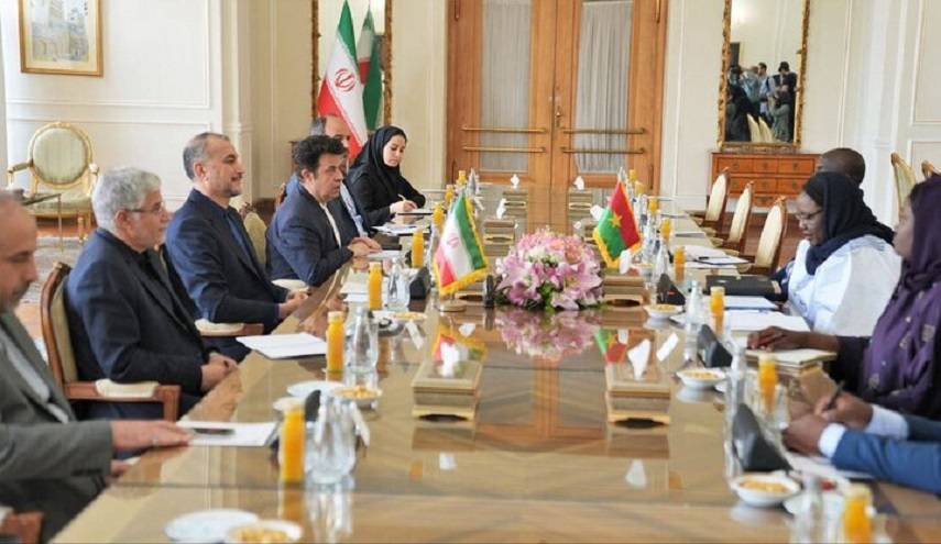 مباحثات بين وزيري خارجية إيران وبوركينا فاسو في طهران