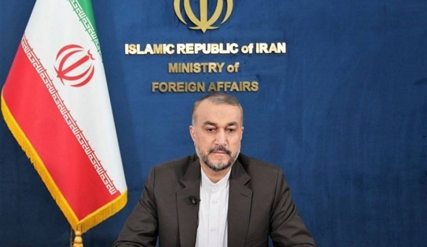 وزير الخارجية الايراني ينهئ وزارء خارجية الدول الاسلامية بالمولد النبوي الشريف