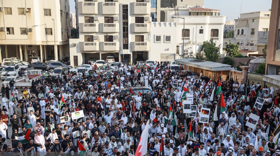 نصرة لفلسطين... مئات البحرينيين يشاركون في وقفة تضامنية 