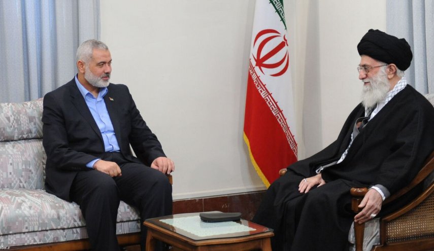 قيادي في حماس : هنية التقى مع قائد الثورة الاسلامية في ايران