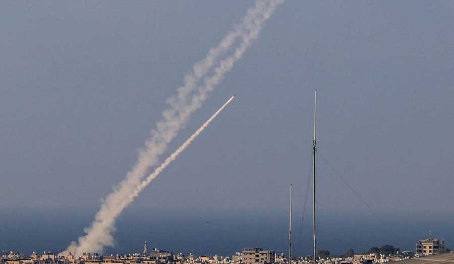  المقاومة تقصف قاعدة رعيم بالصواريخ واستمرار الاشتباكات غربي غزة 