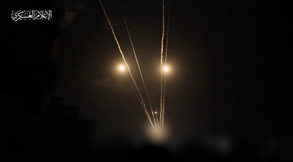 كتائب القسام تدك تل ابيب برشقة صاروخية هي الاكبر منذ بداية العدوان على غزة 