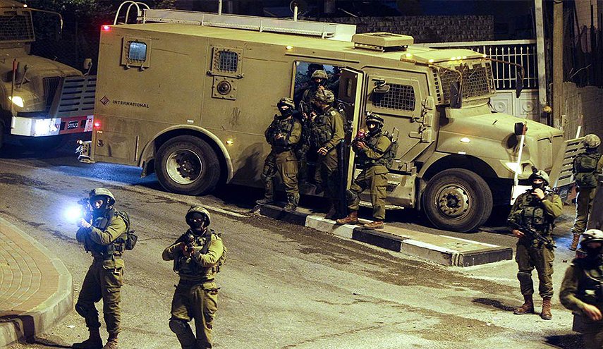  الاحتلال يعتقل عددا من الفلسطينيين في قراوة بني حسان 