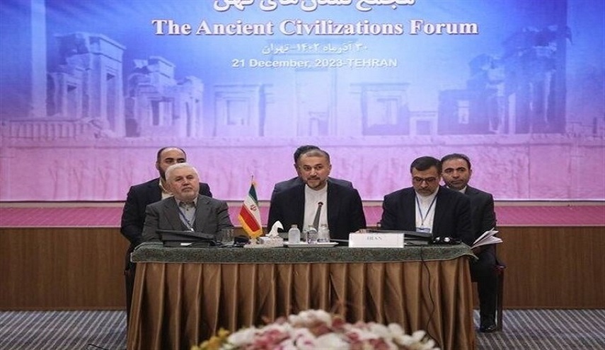  وزير الخارجية الايراني يدعو منتدى الحضارات العريقة للعمل لانهاء ازمة غزة 