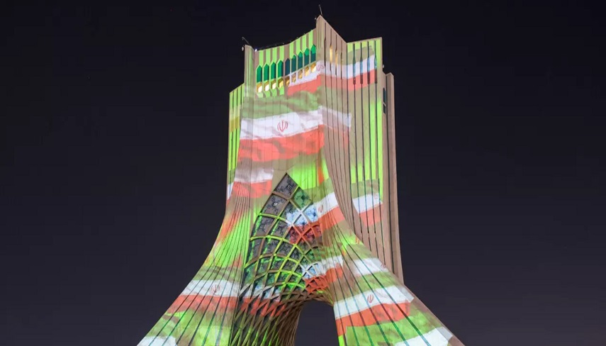 گلبانگ الله‌اکبر و مراسم نور افشانی در شب سالگرد پیروزی انقلاب اسلامی