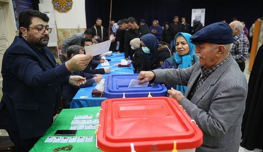  تمديد الاقتراع في جميع المراكز الانتخابية بإيران حتى الساعة 12 منتصف الليل 