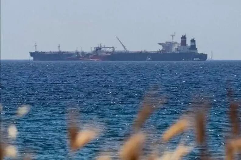 الخارجية اليمنية تؤكد عل موقفها الثابت في منع عبور سفن الاحتلال 