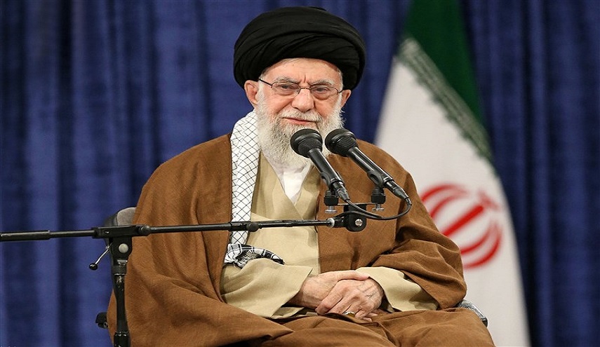  الإمام الخامنئي يثمن جهود خبيرة طوارئ إيرانية 