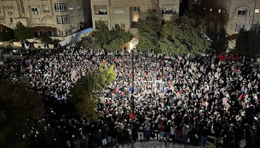 تظاهرات گسترده اردنی‌ها در نزدیکی سفارت رژیم صهیونیستی