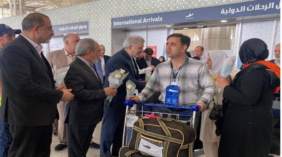 السفير الايراني في السعودية يستقبل القافلة الاولى من الحجاح الايرانيين الى ارض الوحي