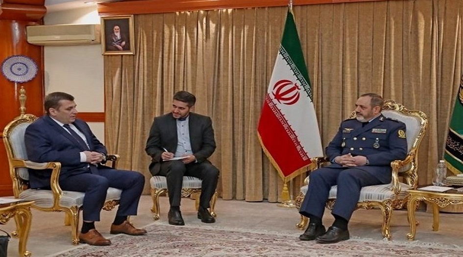  سفير صربيا في طهران يلتقي وزير الدفاع الإيراني 