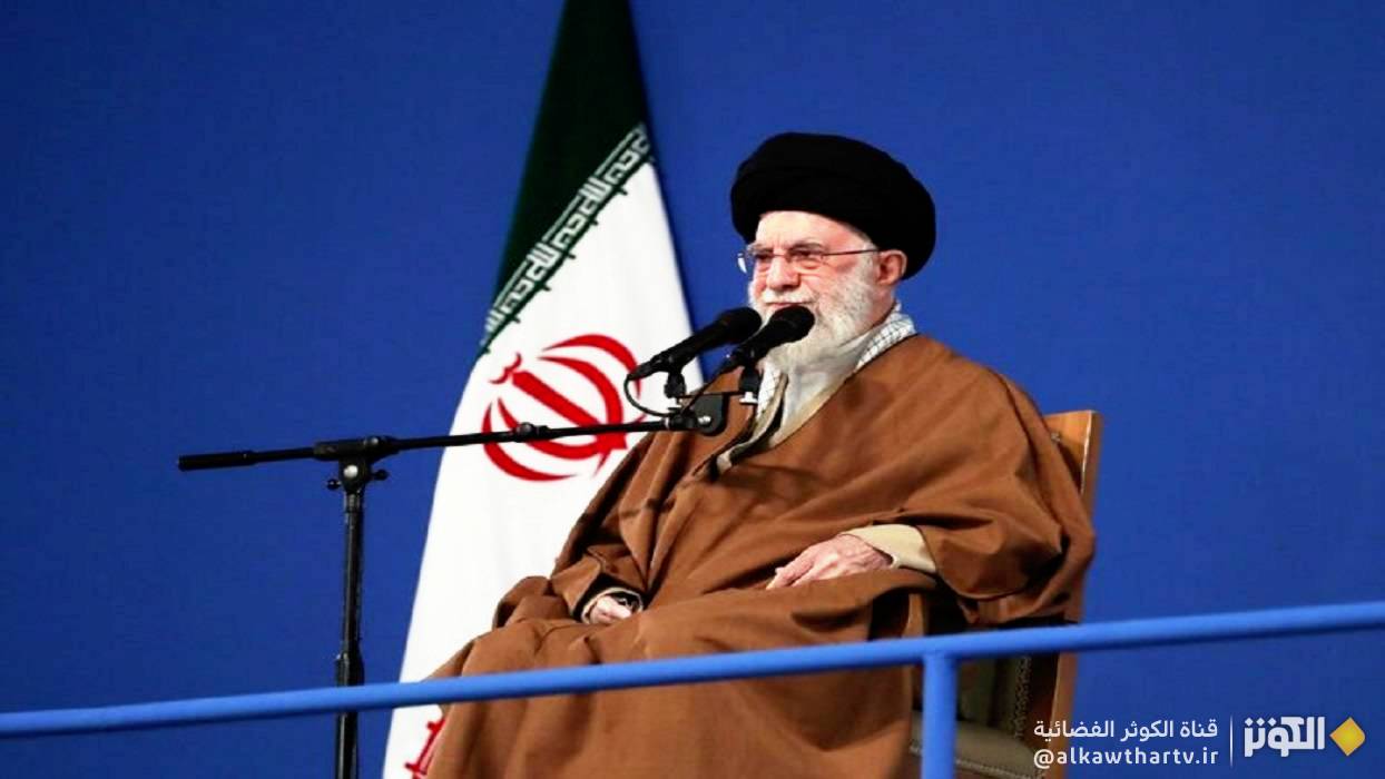 قائد الثورة الإسلامية : نهج الأئمة هو "نهج الصمود والاستقامة" 
