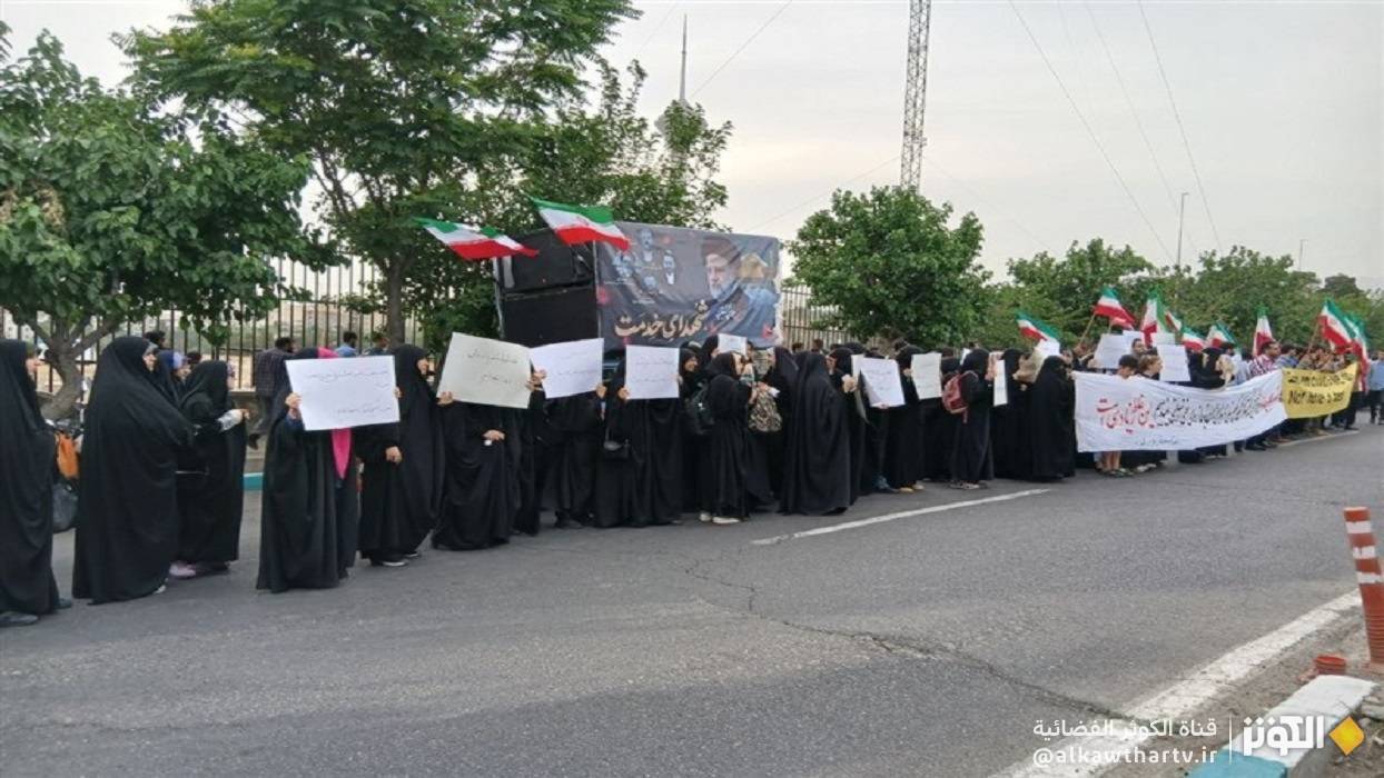 تجمع طلاب جامعات طهران دعماً لحق التخصيب 