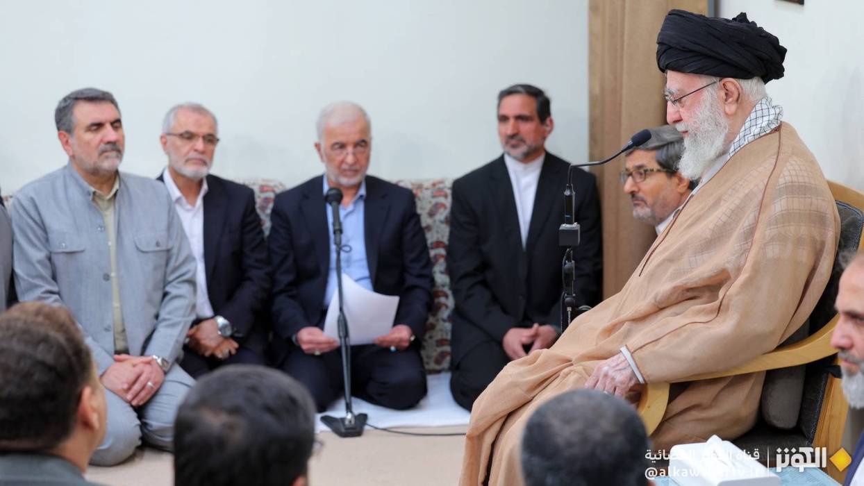 الامام الخامنئي: الطاقات الشبابية ركيزة لازدهار إيران وتقدمها