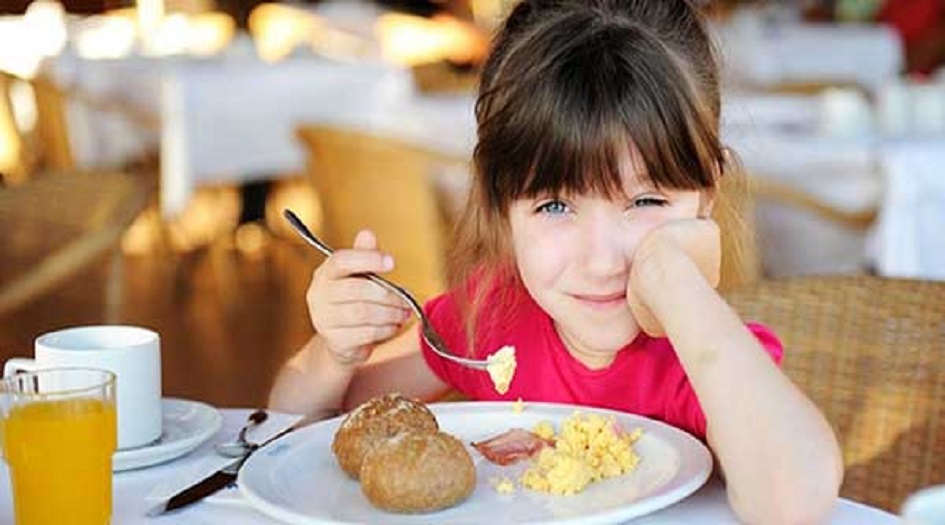 من آداب المائدة...تعرف على آداب ما قبل تناول الطعام!