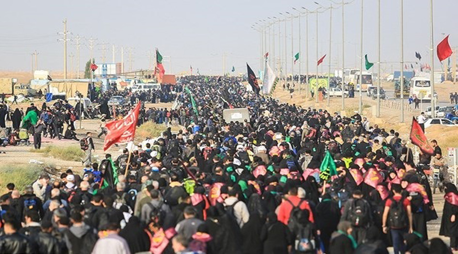 زائرو الأربعينية في منفذ مهران