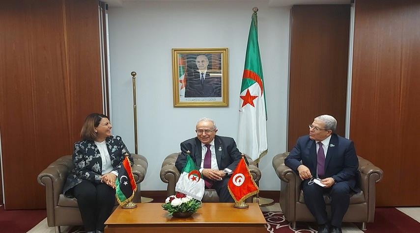 اجتماع ثلاثي لوزراء خارجية تونس والجزائر وليبيا
